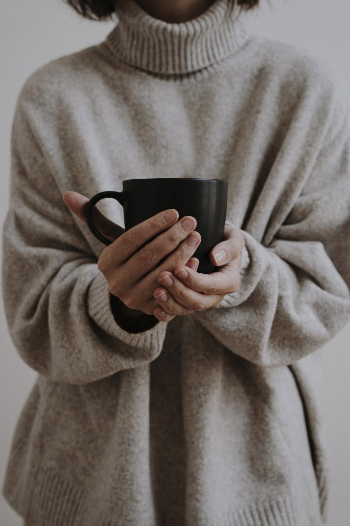 Kommunikations-Guide Kommunikations-Guide: Frau mit Tee